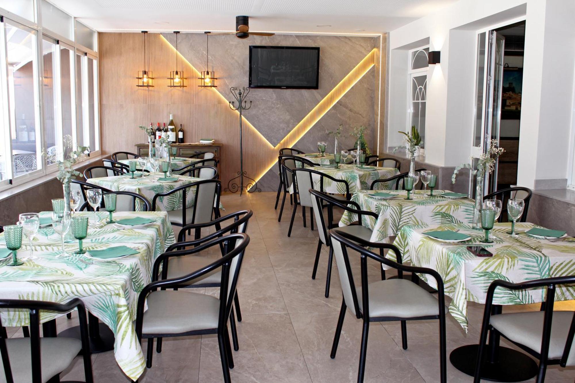 Hostal Restaurante El Cary Montemayor Exteriör bild
