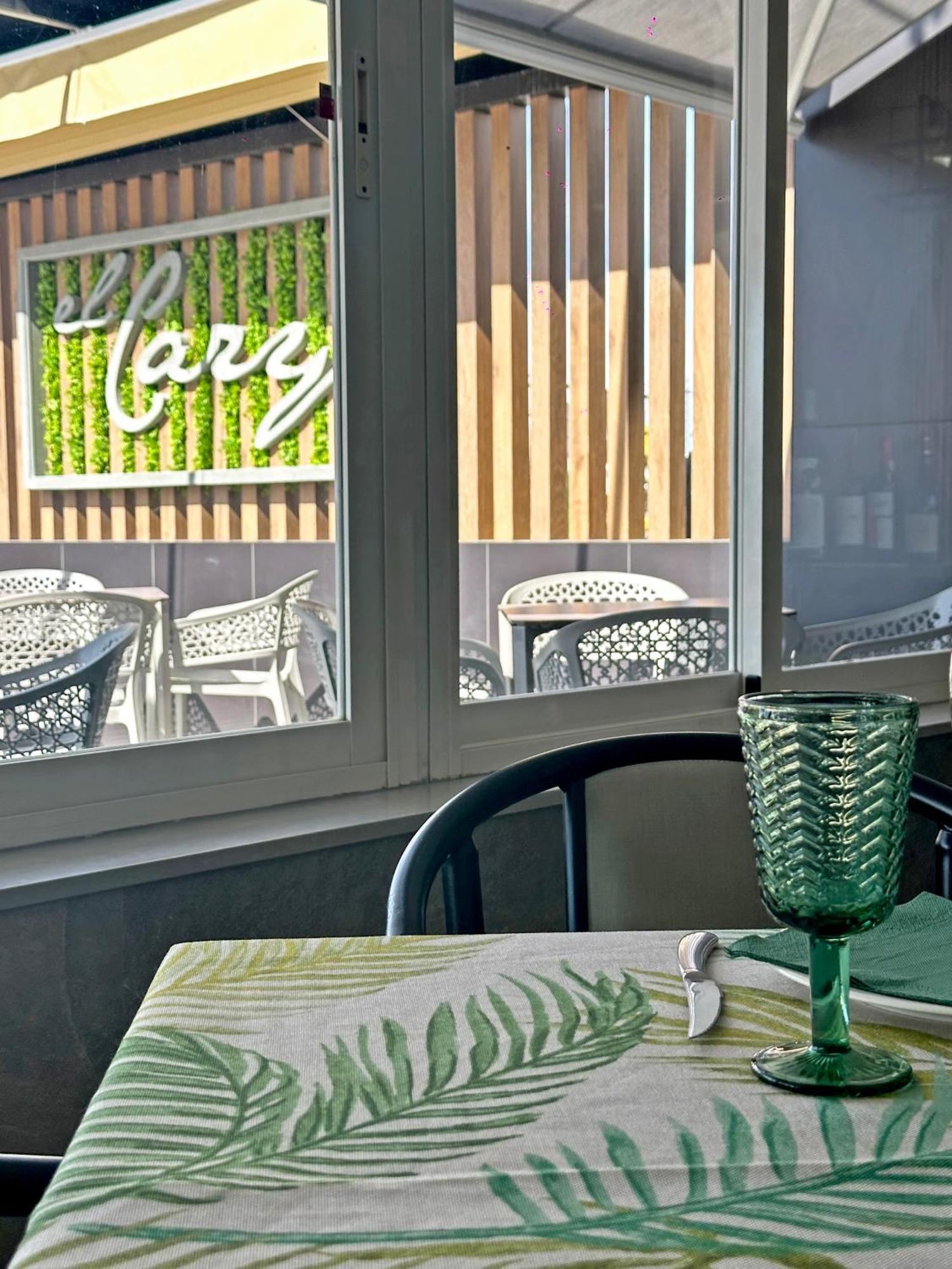 Hostal Restaurante El Cary Montemayor Exteriör bild