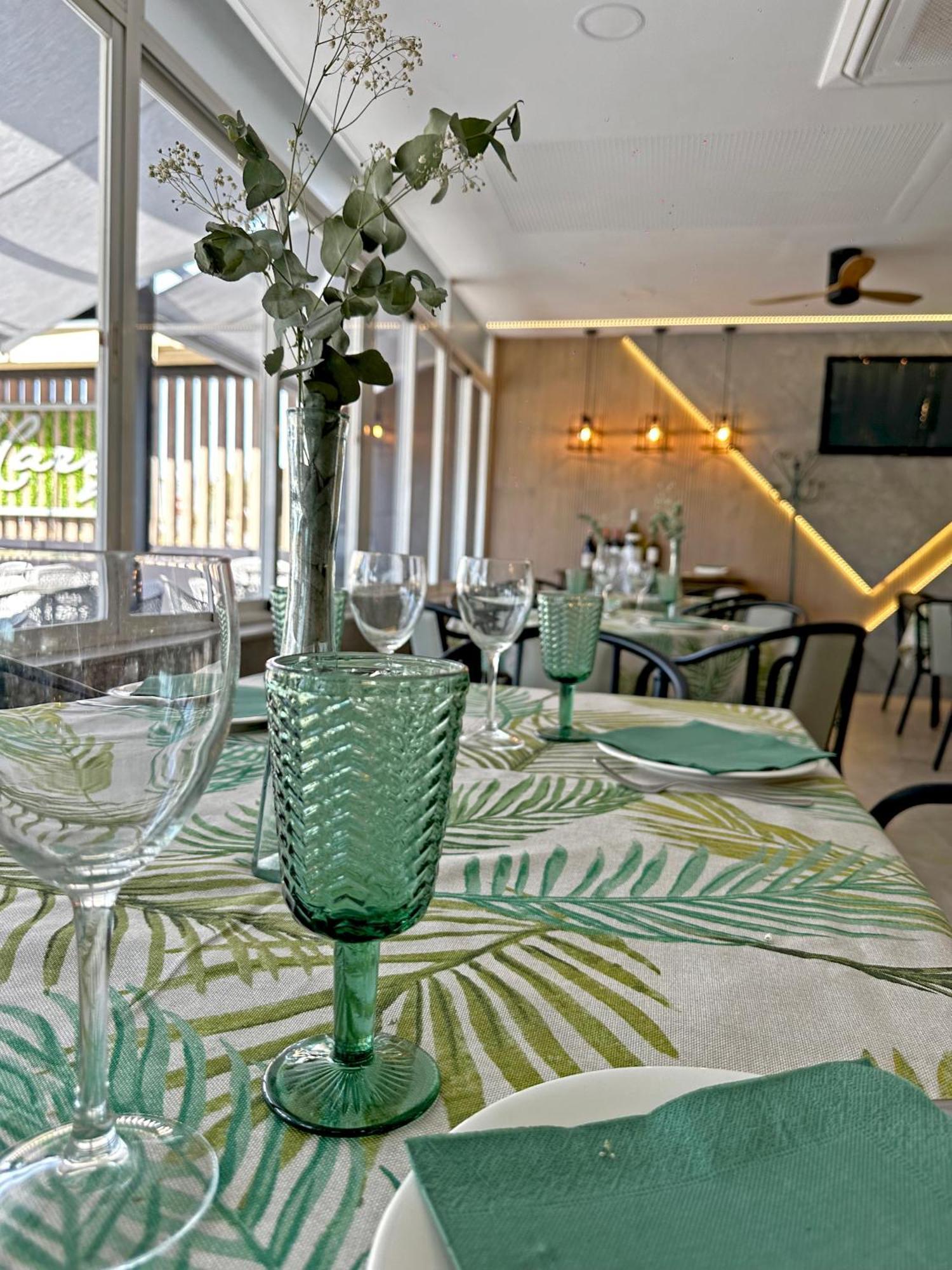 Hostal Restaurante El Cary Montemayor Exteriör bild