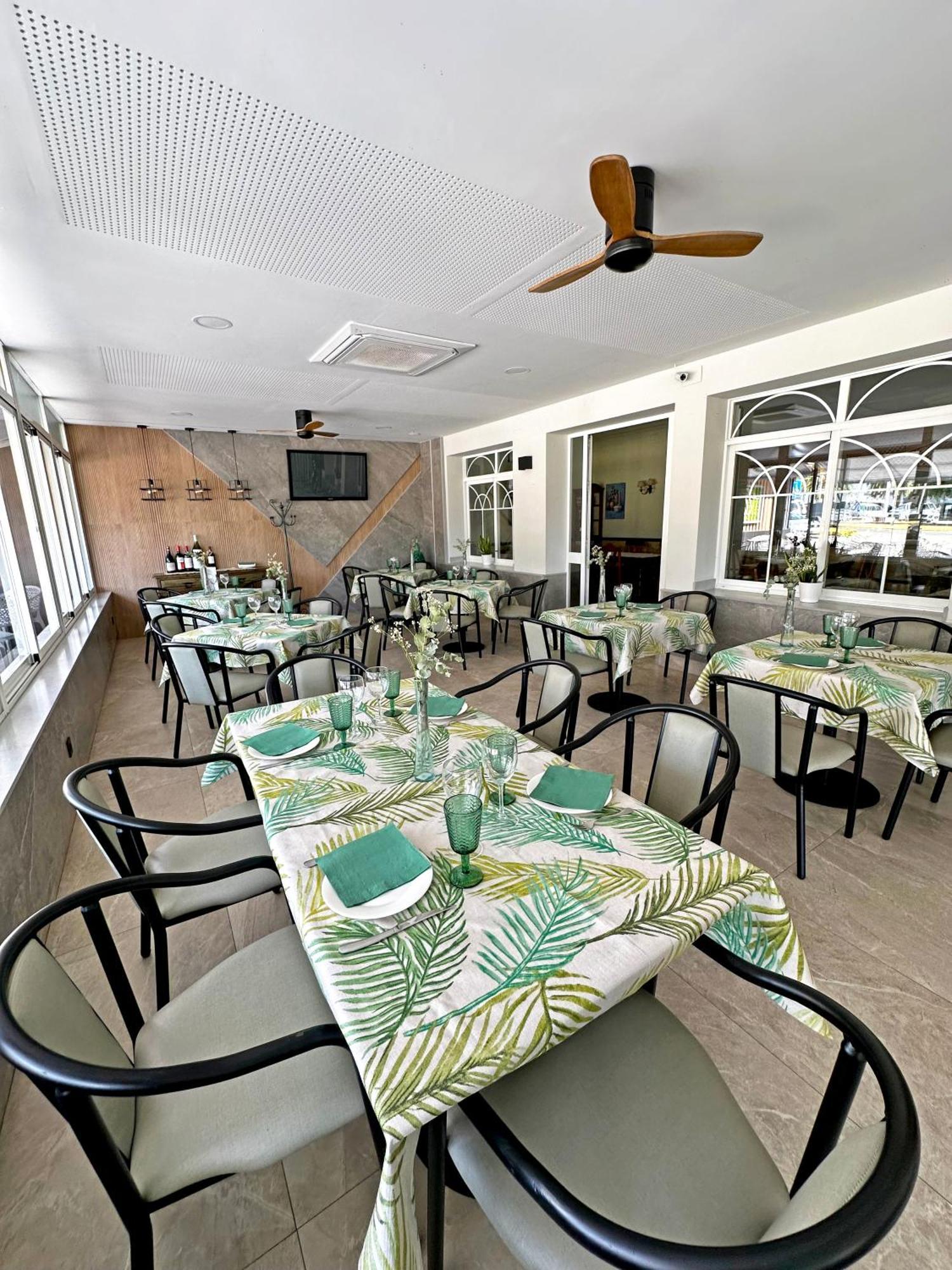 Hostal Restaurante El Cary Montemayor Exteriör bild