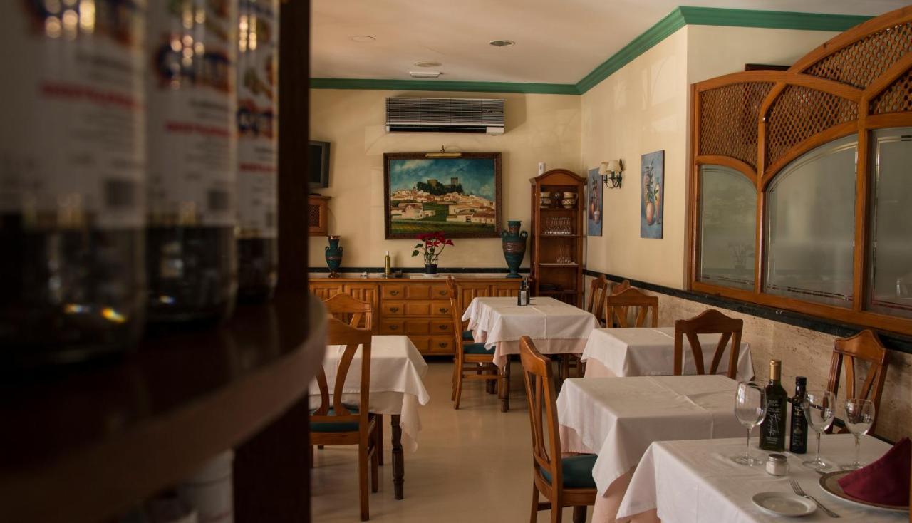 Hostal Restaurante El Cary Montemayor Exteriör bild